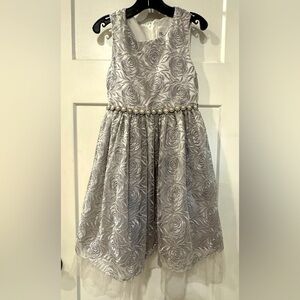 Rare Editions girls dress, size 6 w pearls, silver